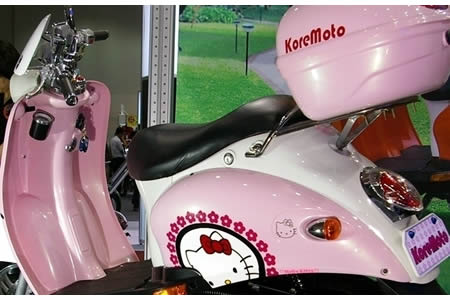 hello-kitty-scooter2[1].jpg